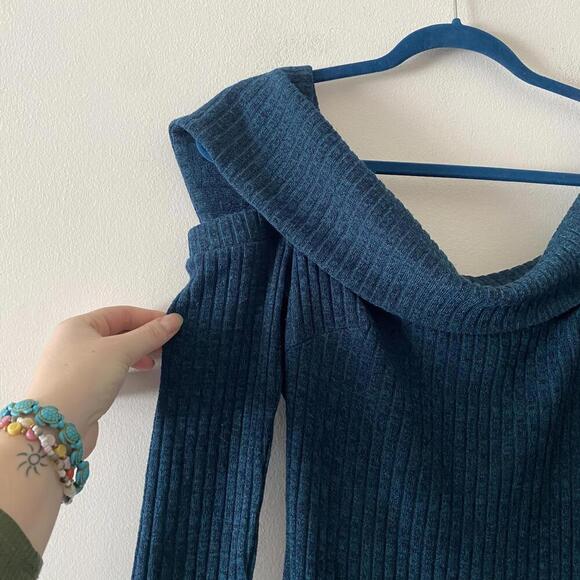 LAVISH ALICE dark teal long sleeve off the shoulder mini drezz - Picture 5 of 6